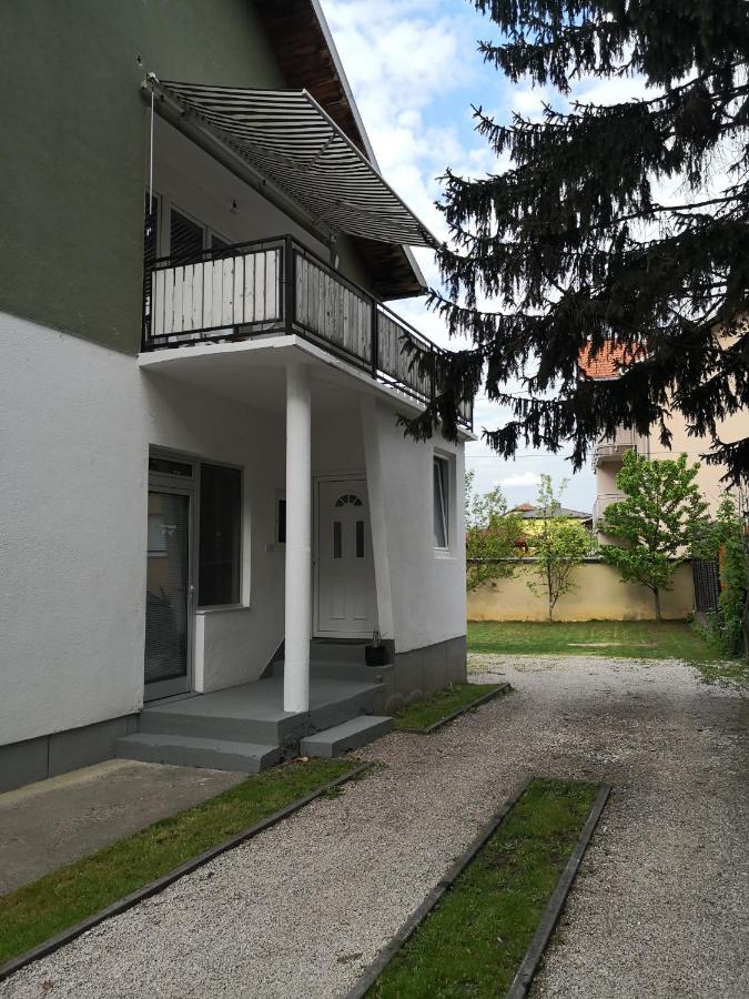 Appartement Apartman Sana Lux à Sanski Most Extérieur photo