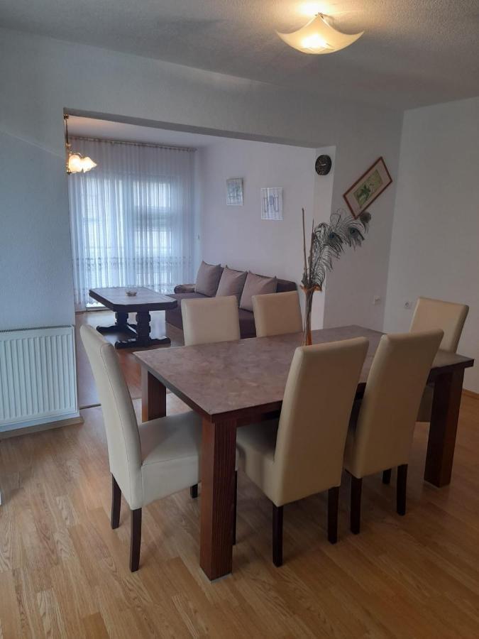 Appartement Apartman Sana Lux à Sanski Most Extérieur photo